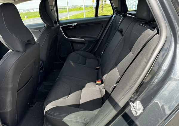 Volvo V60 cena 39999 przebieg: 235000, rok produkcji 2015 z Pajęczno małe 436